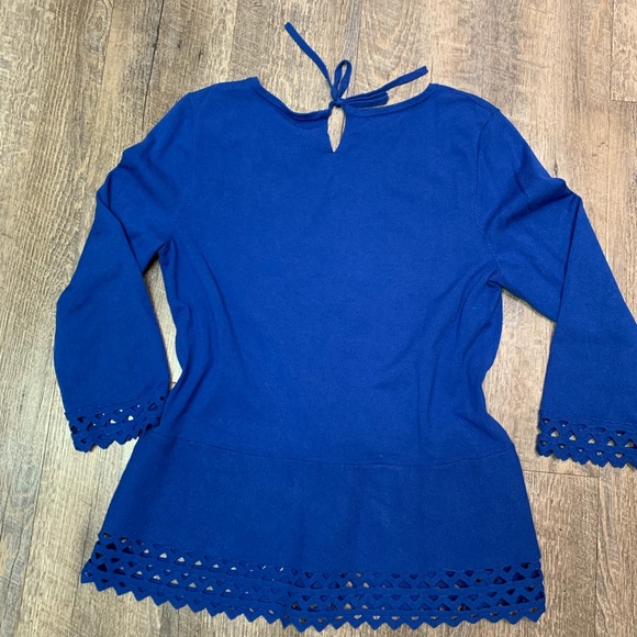 TALBOTS PULLOVER LATTICE DETAIL TIE BACK TOP - Picture 2 of 9